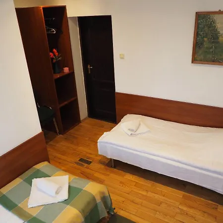 8 Km Od Suntago, Deepspot