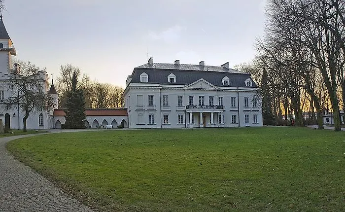 8 Km Od Suntago, Deepspot