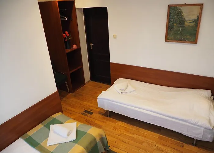 8 Km Od Suntago, Deepspot